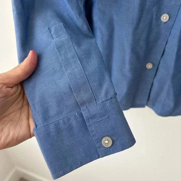 Eddie Bauer wrinkle resistant  blue top - Picture 6 of 14